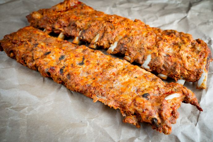 Voorgegaarde spareribs
